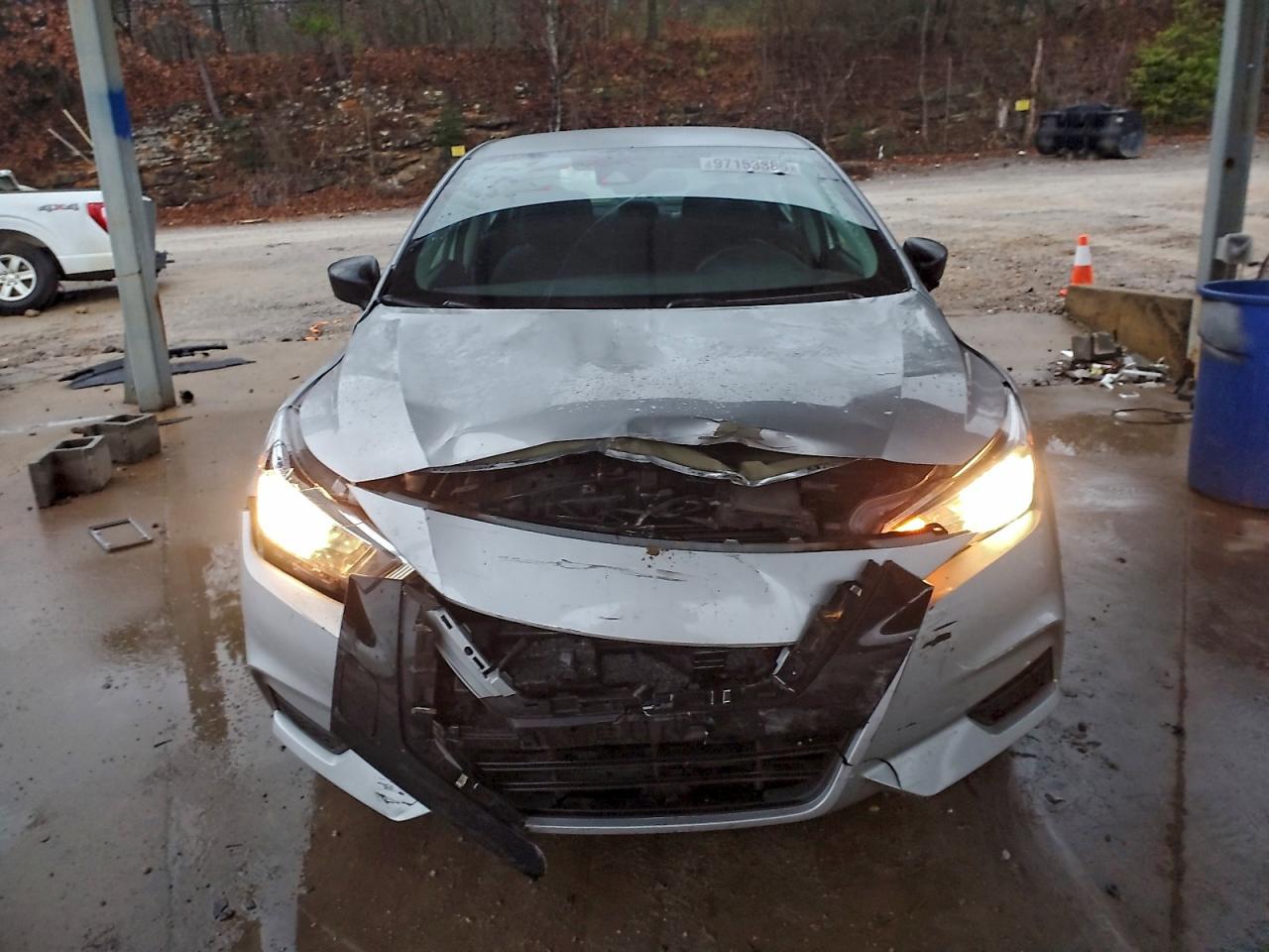 Nissan Versa S Image 7