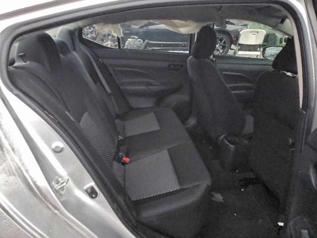 Nissan Versa S Image 9