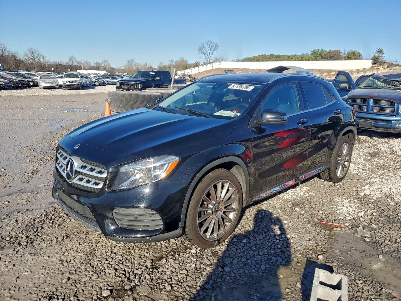 Mercedes-Benz GLA 250 Image 1