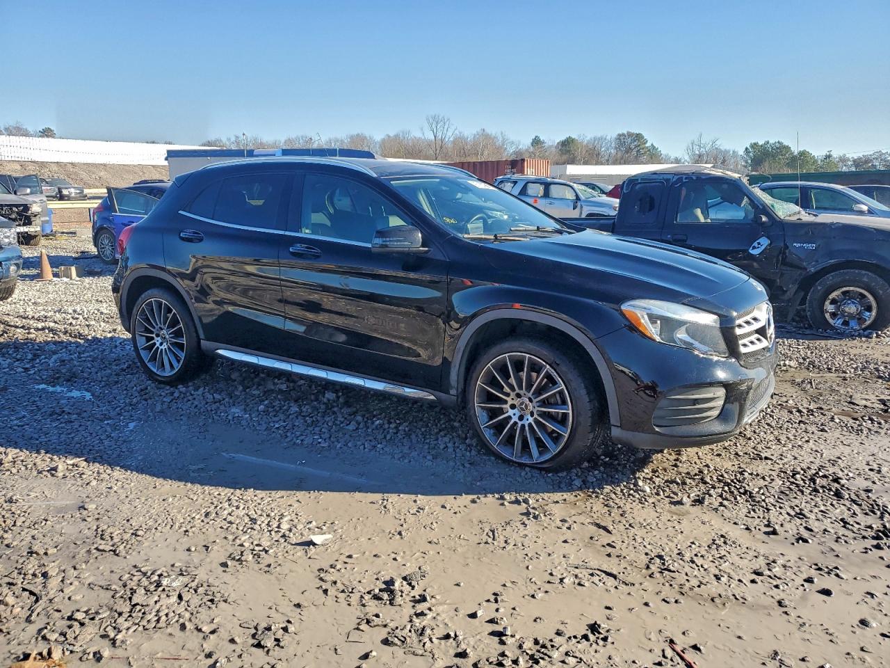 Mercedes-Benz GLA 250 Image 11