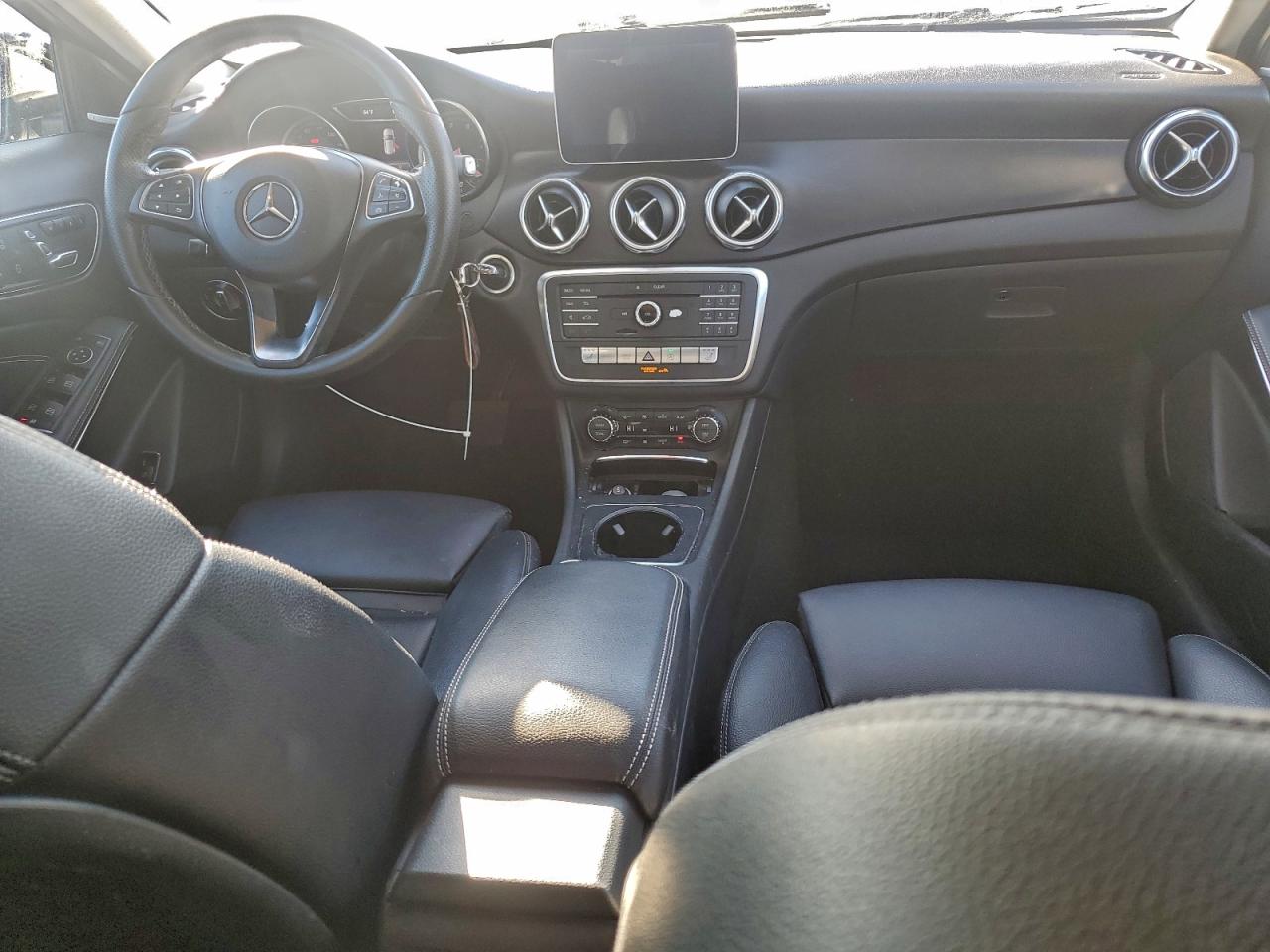 Mercedes-Benz GLA 250 Image 7