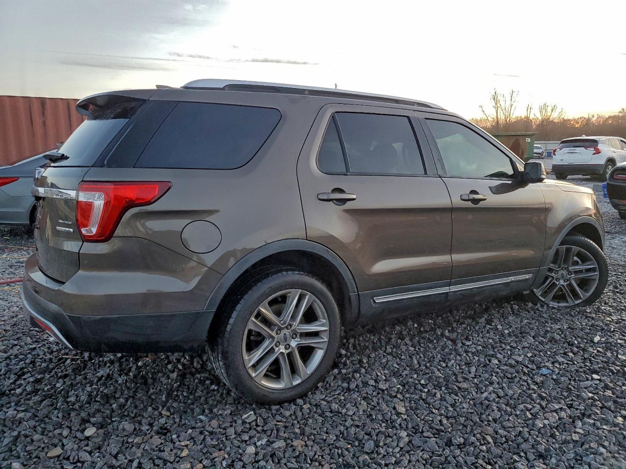 Ford Explorer Xlt Image 7