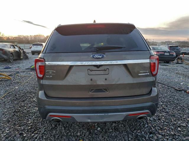 Ford Explorer Xlt Image 9