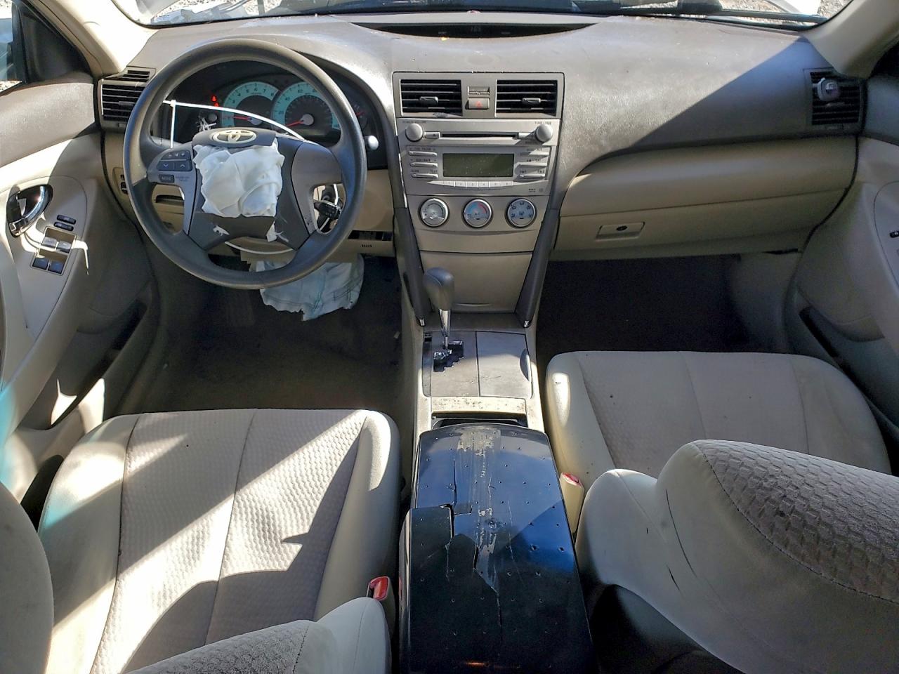 Toyota Camry Base Image 7