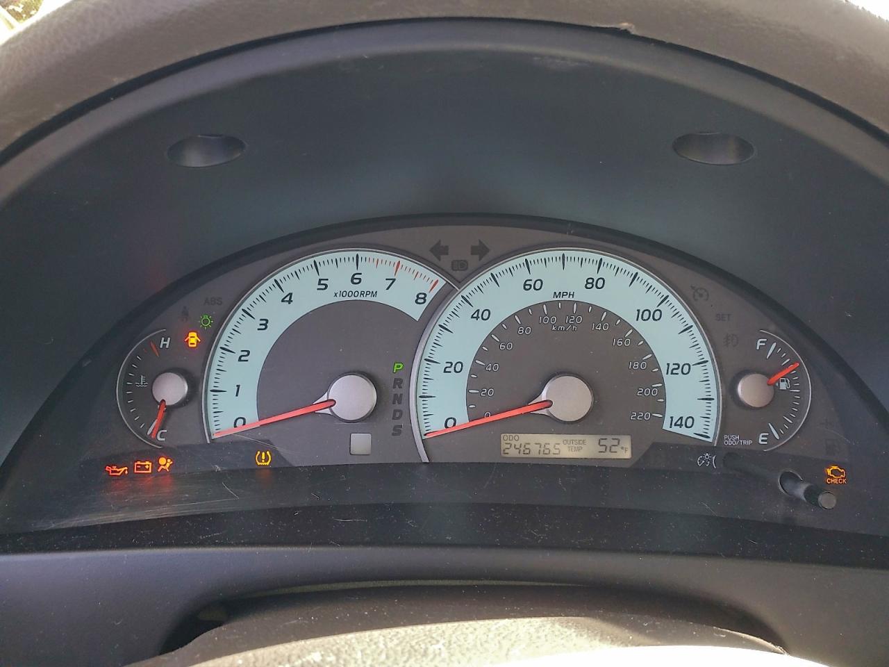 Toyota Camry Base Image 8