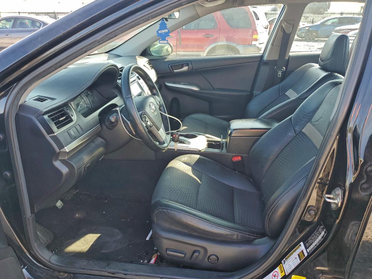 Toyota Camry L Image 5