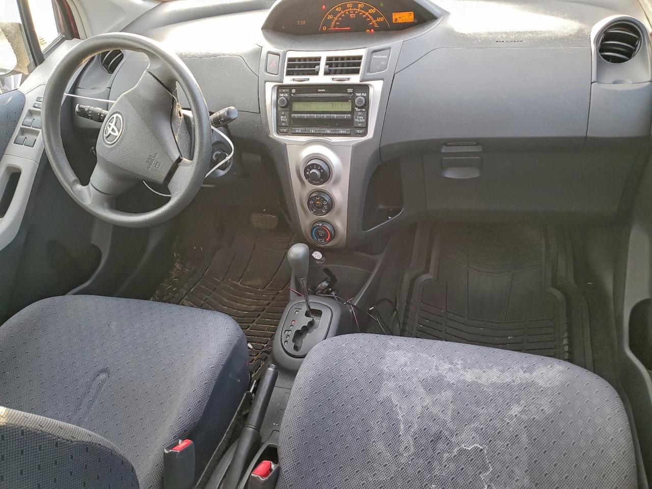 Toyota Yaris Image 8