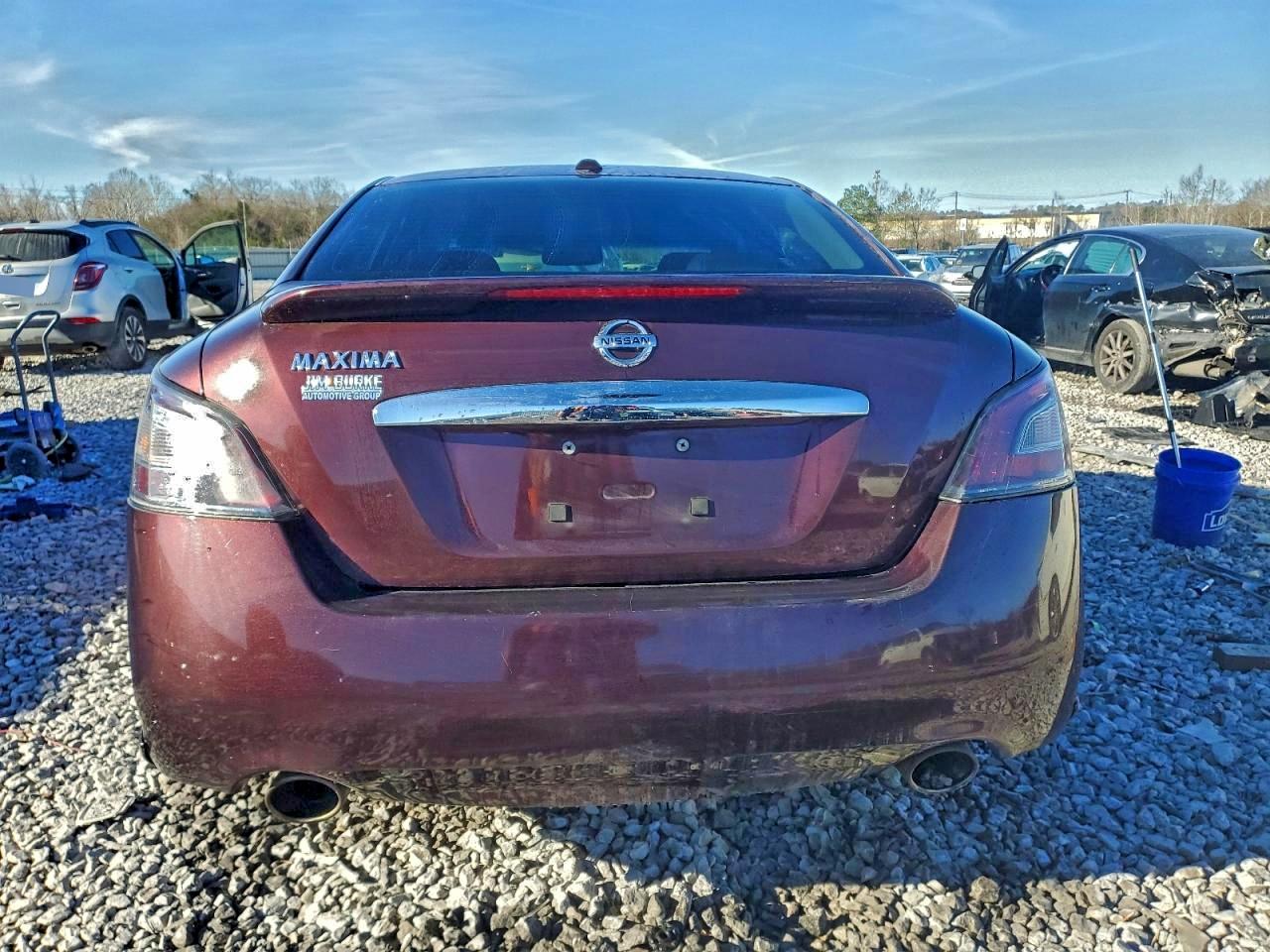 Nissan Maxima S Image 5