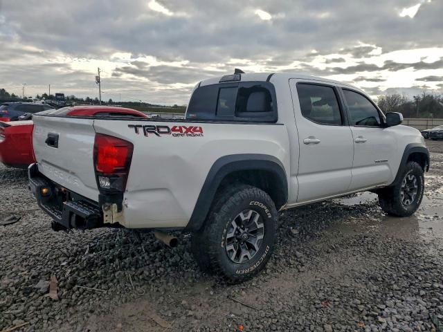Toyota Tacoma Double Cab Image 2
