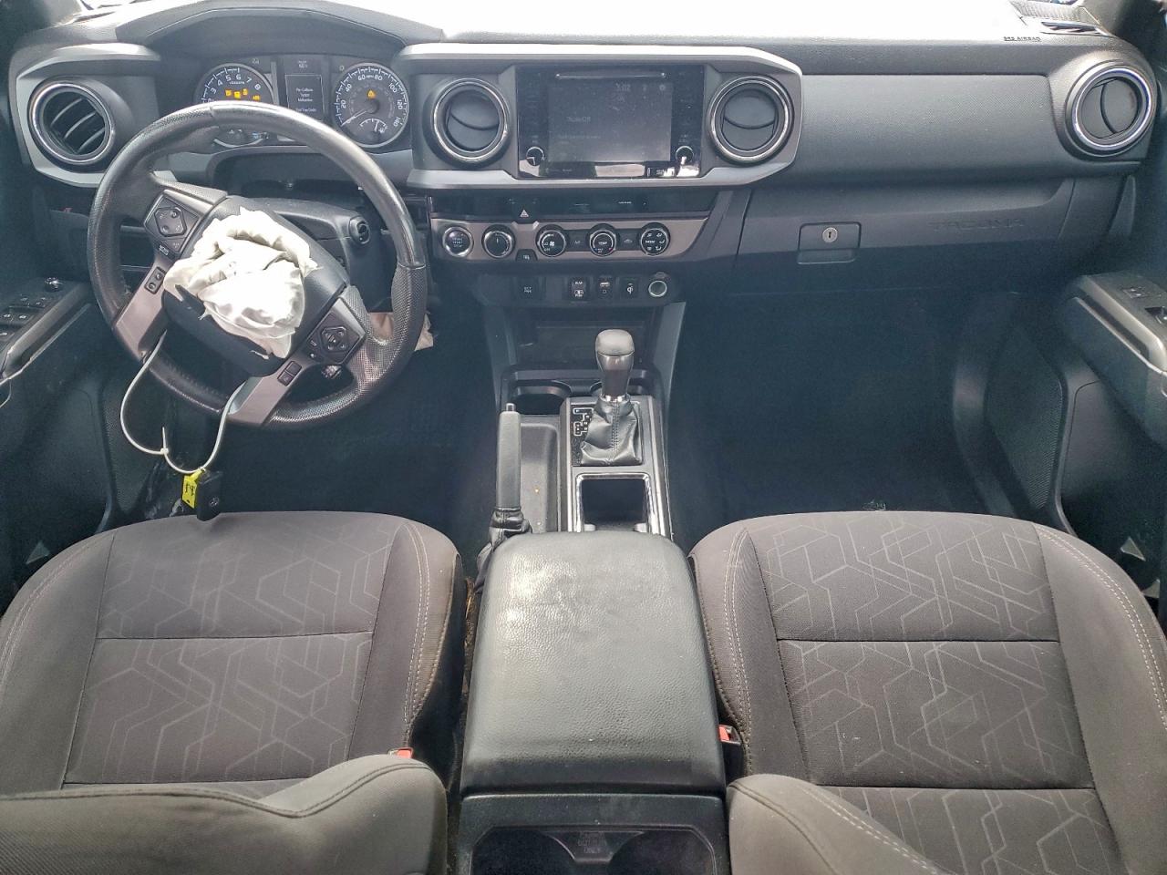 Toyota Tacoma Double Cab Image 12