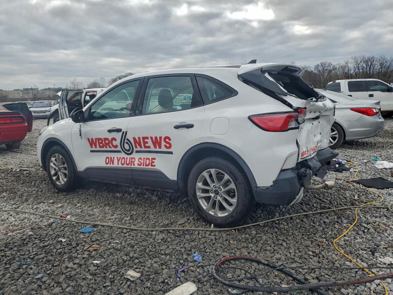 Ford Escape S Image 2