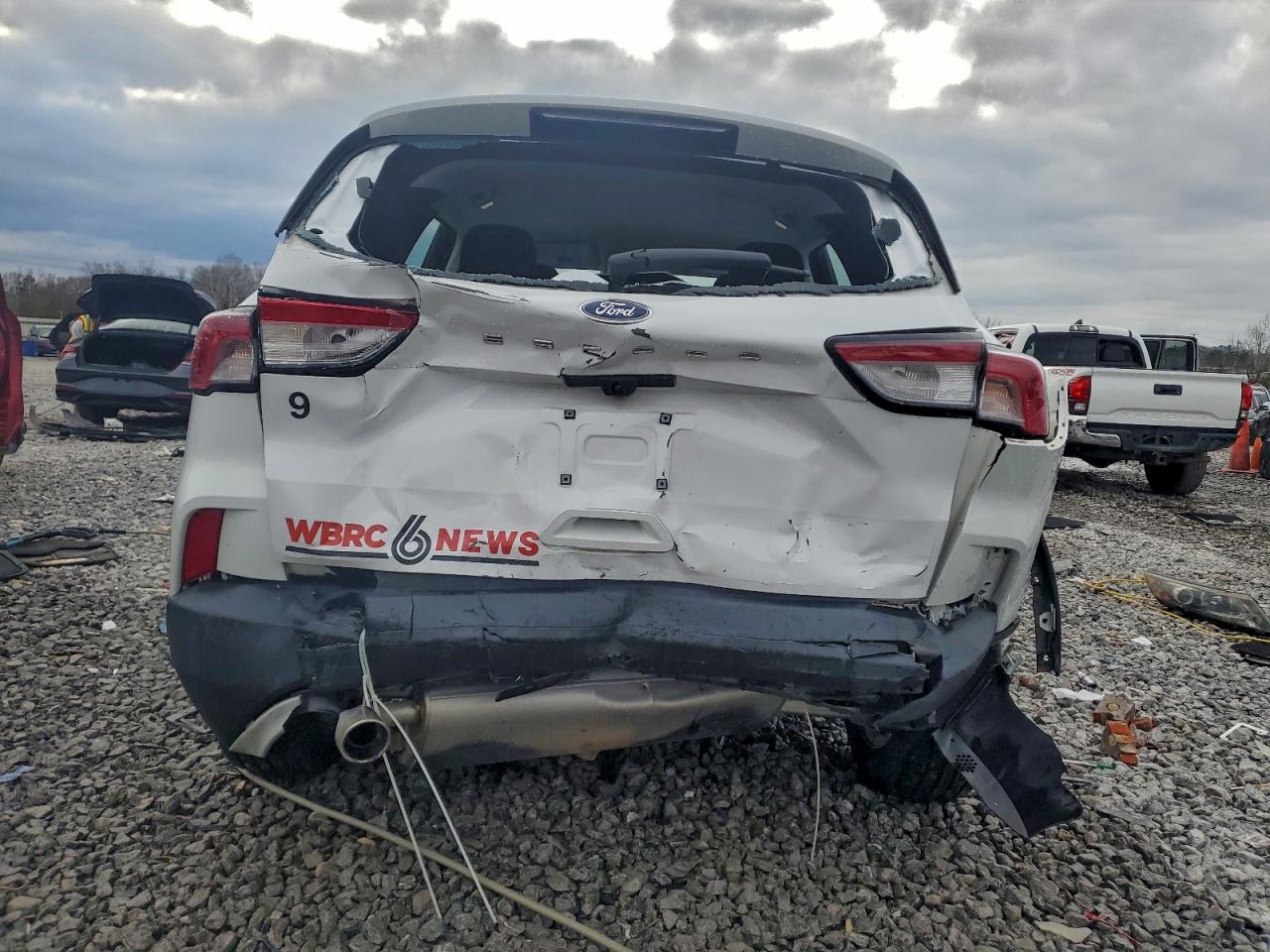 Ford Escape S Image 9