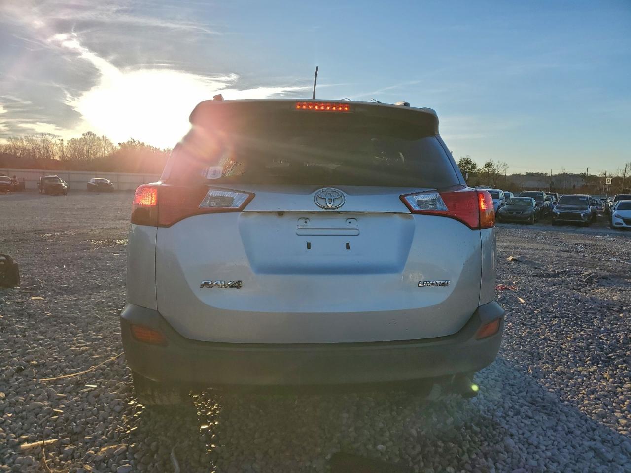 Toyota RAV4 Limited Image 6