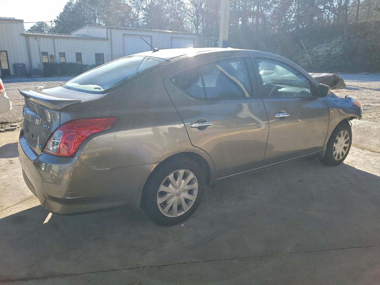 Nissan Versa S Image 2