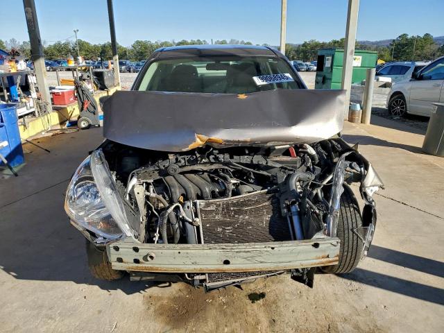 Nissan Versa S Image 3