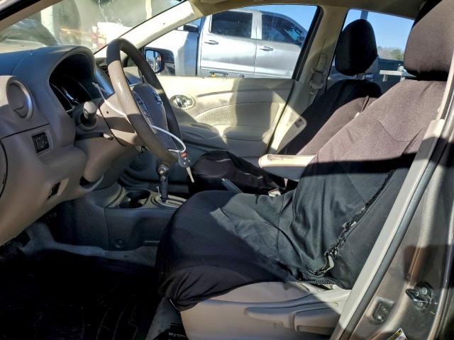 Nissan Versa S Image 8