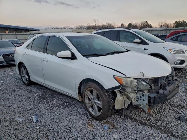 Toyota Camry L Image 7