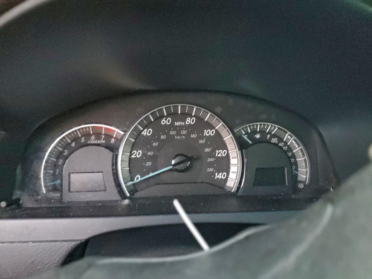 Toyota Camry L Image 8