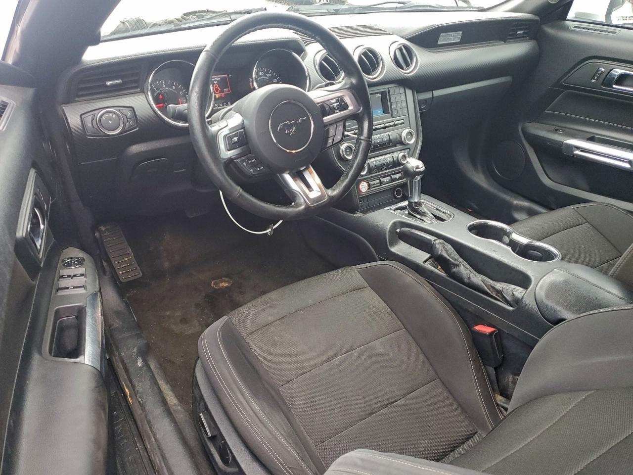 Ford Mustang Image 5