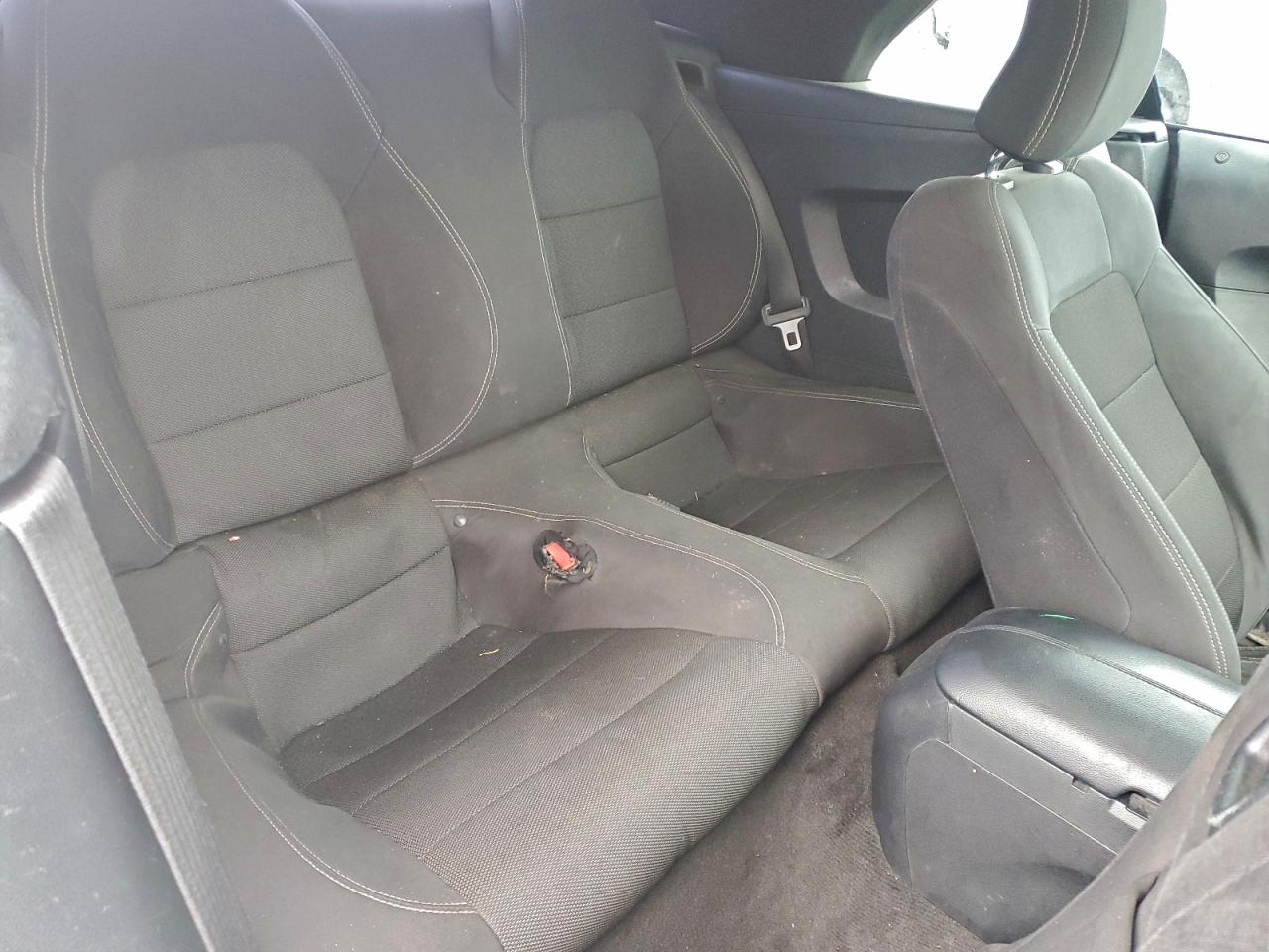 Ford Mustang Image 10