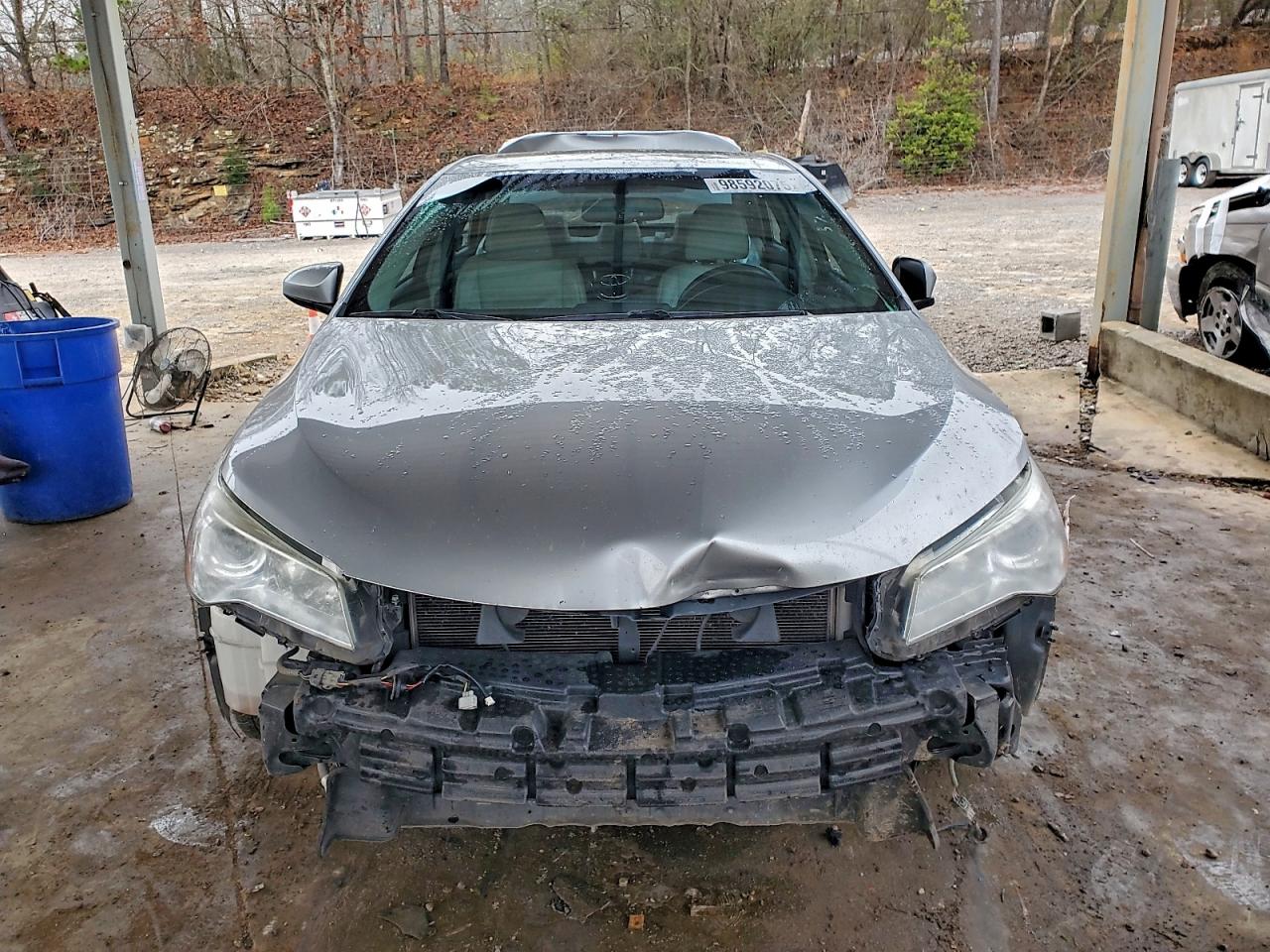 Toyota Camry Le Image 5