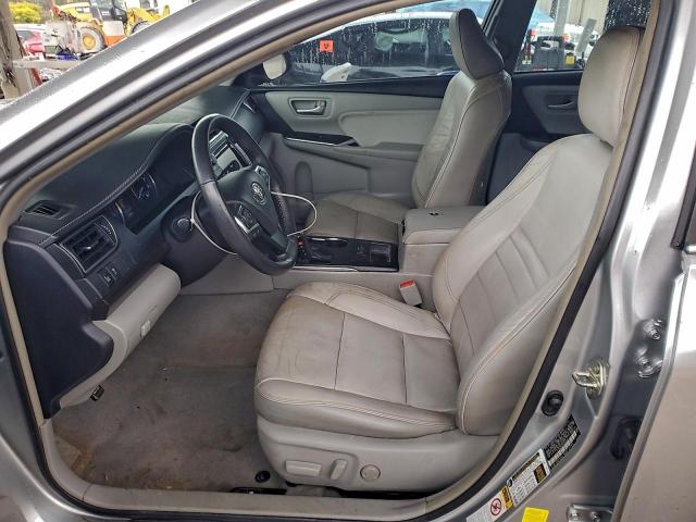 Toyota Camry Le Image 12