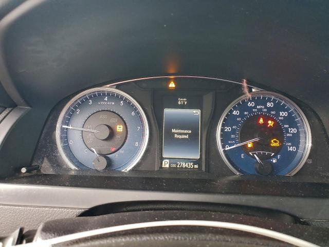 Toyota Camry Le Image 10