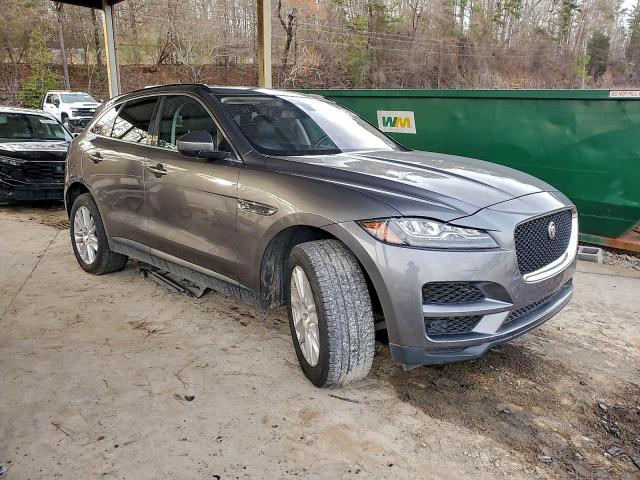 Jaguar F-PACE Prestige Image 3