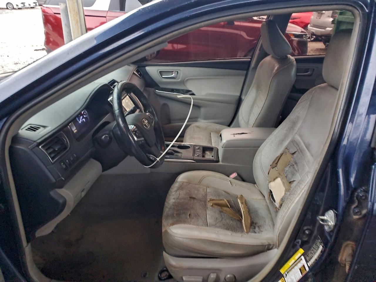 Toyota Camry Hybrid Image 12