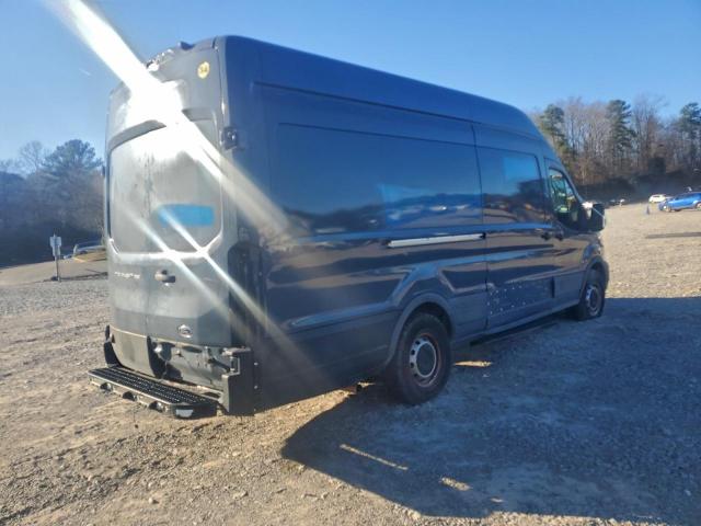 Ford Transit T-250 Image 4