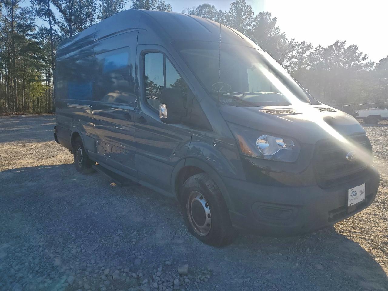 Ford Transit T-250 Image 3