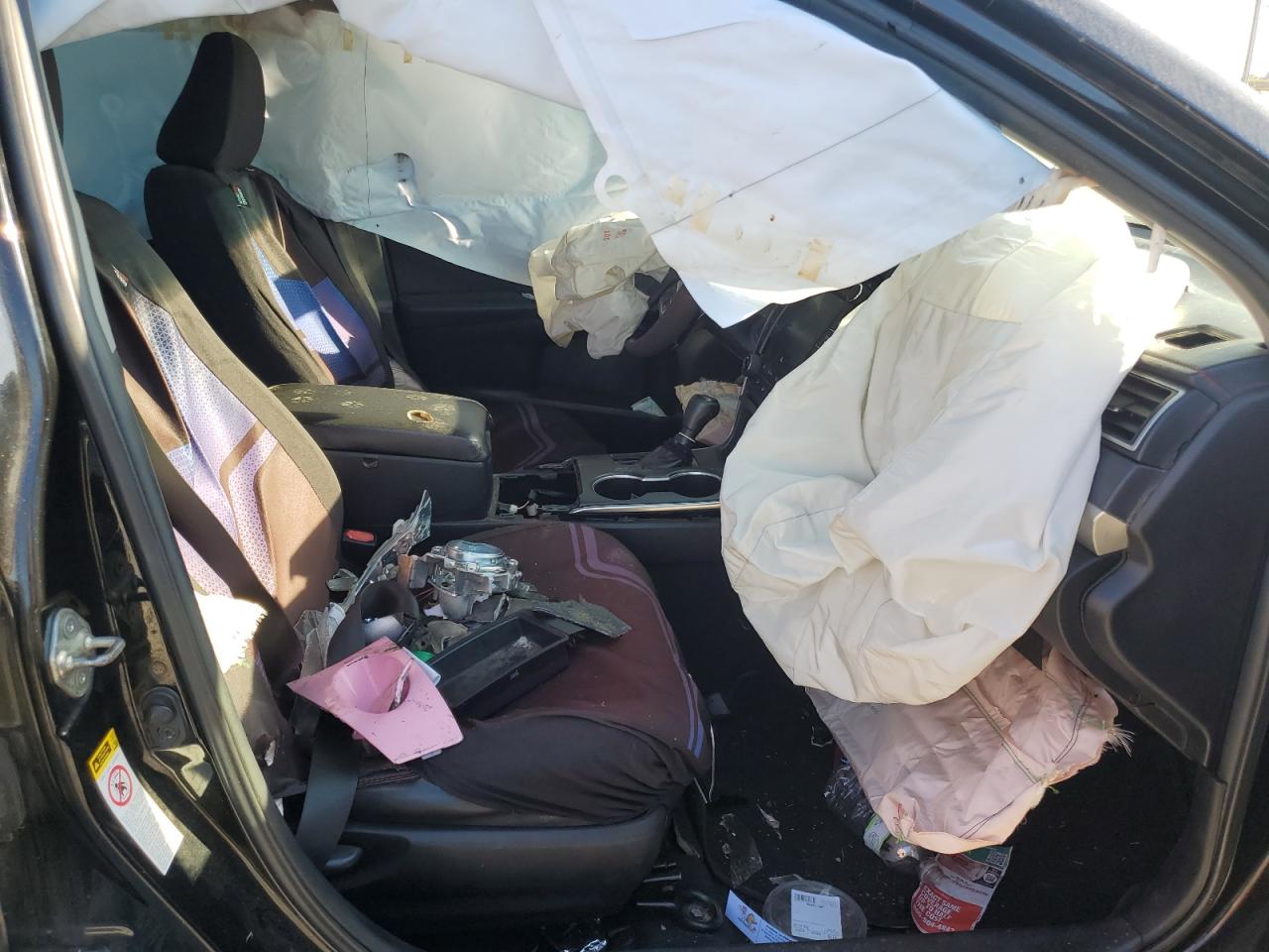 Toyota Camry Le Image 5