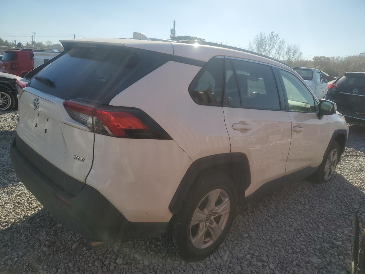 Toyota RAV4 Xle Image 2
