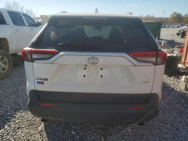 Toyota RAV4 Xle Image 13