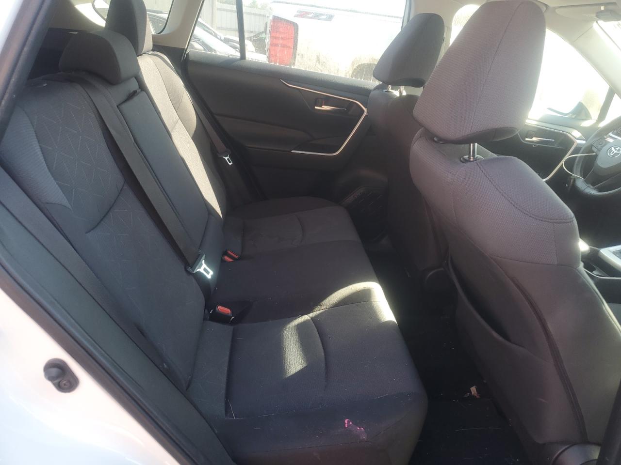 Toyota RAV4 Xle Image 11