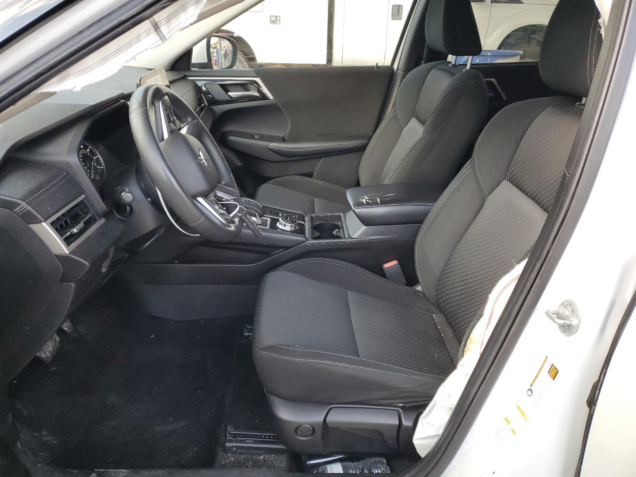 Mitsubishi Outlander Es Image 2