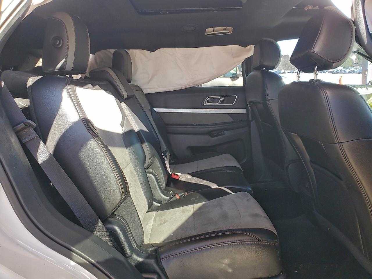 Ford Explorer Xlt Image 7