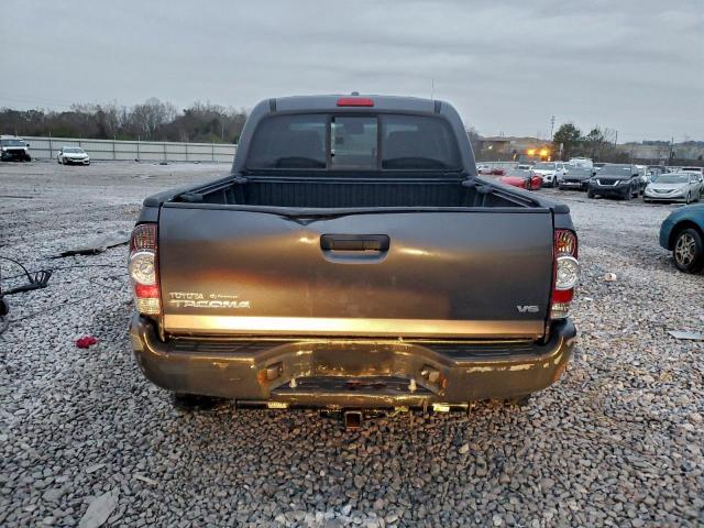 Toyota Tacoma Double Cab Image 12