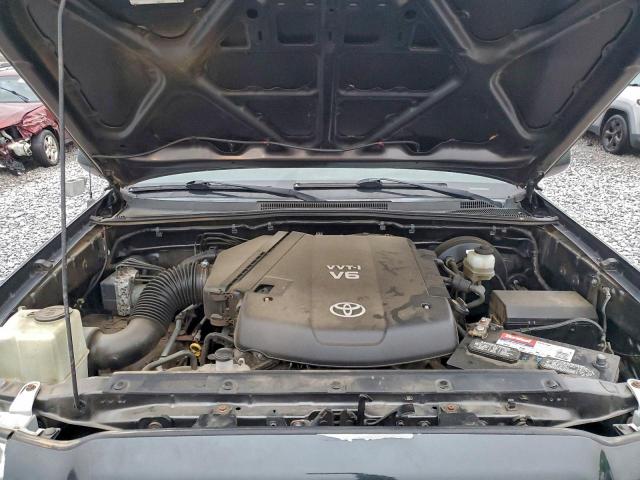 Toyota Tacoma Double Cab Image 9