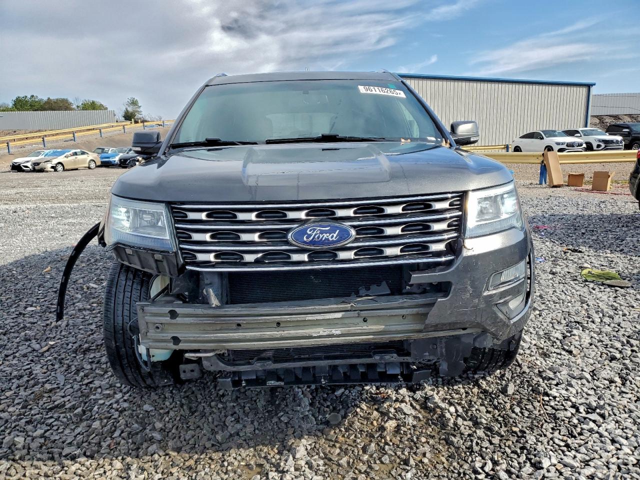 Ford Explorer Limited Image 5