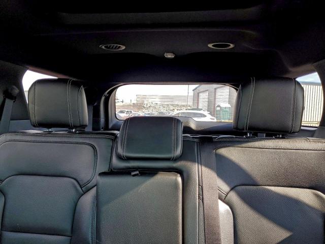 Ford Explorer Limited Image 13