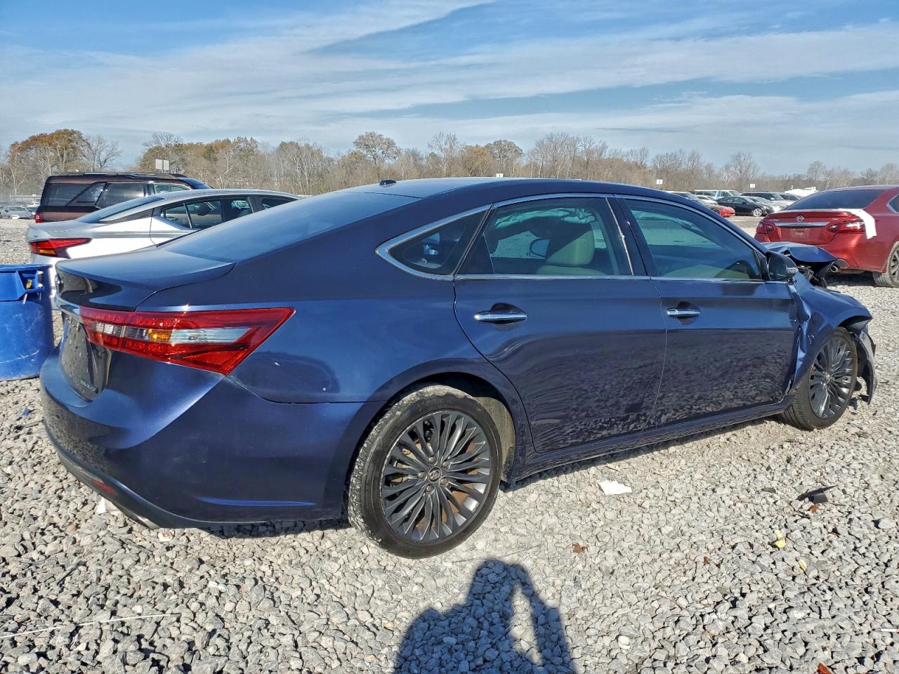 Toyota Avalon Xle Image 3