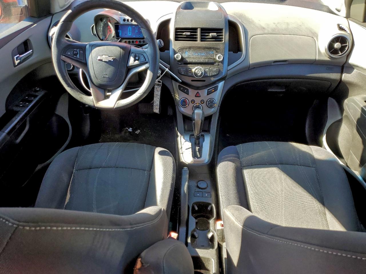 Chevrolet Sonic Lt Image 9