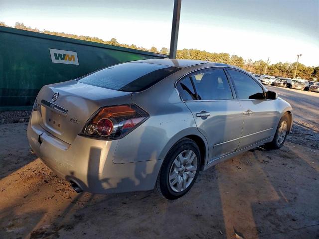 Nissan Altima 2.5 Image 2