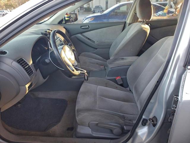 Nissan Altima 2.5 Image 8