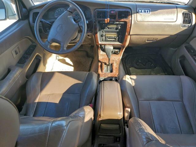 Toyota 4Runner Limited Image 9