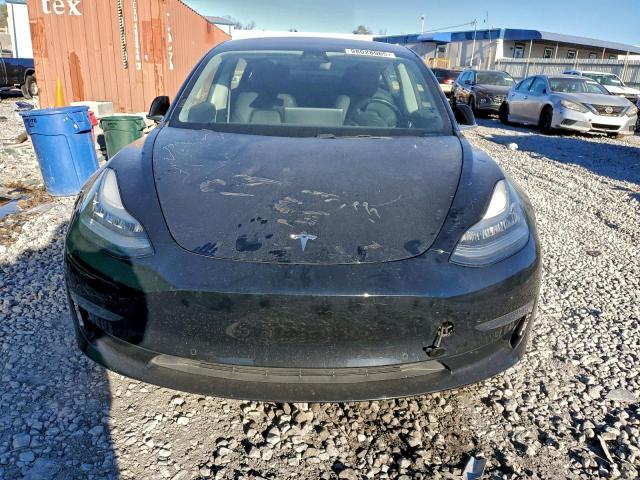 Tesla Model 3 Image 10