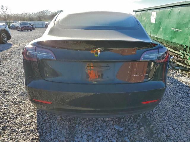 Tesla Model 3 Image 12
