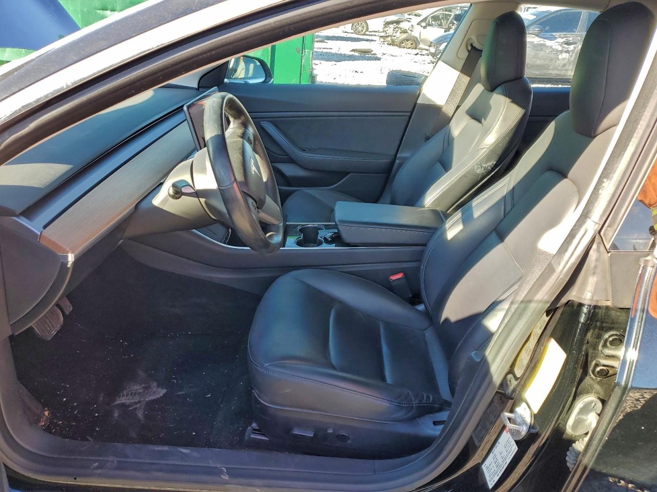 Tesla Model 3 Image 8