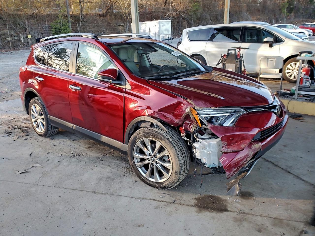 Toyota RAV4 Limited Image 3